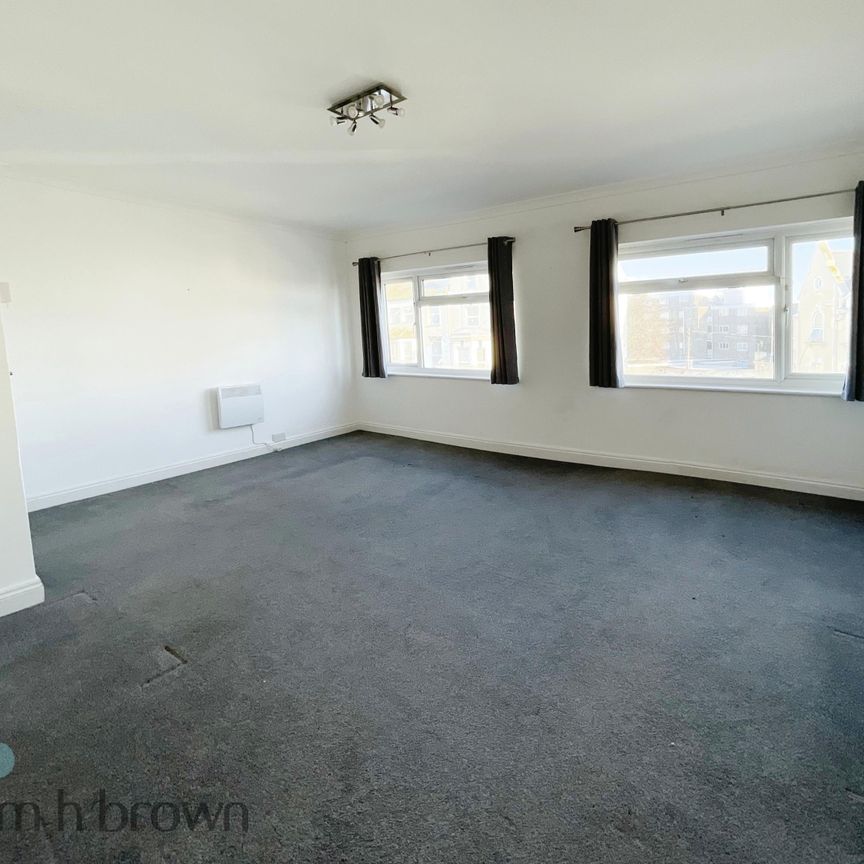 Beach Road, Clacton-On-Sea - Photo 1