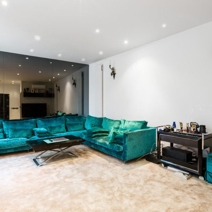 Rabbitt Row, Kensington, London, W8 - Photo 1