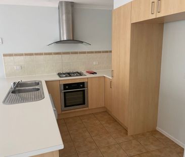 COSY FRESH AND BRIGHT - Photo 1