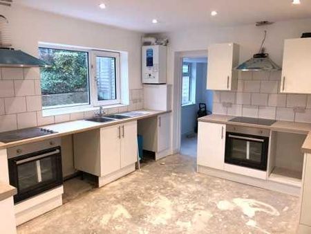 8 bedroom detached house to rent - Photo 4