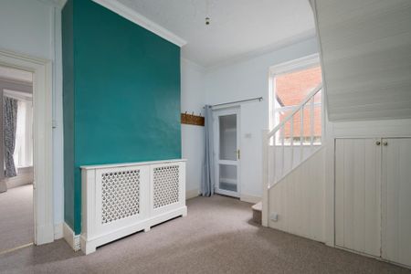 4 bedroom semi-detached house to rent - Photo 3