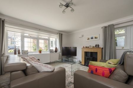 4 bedroom detached house to rent - Photo 2