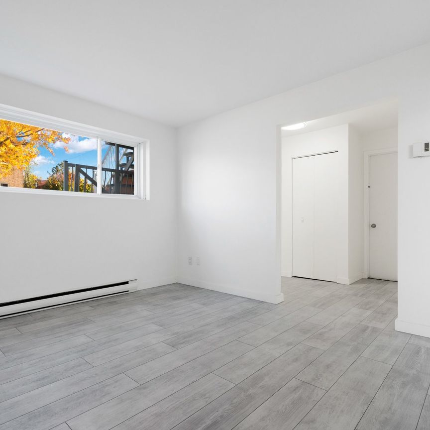 Appartement - 753 Rue Louise - Photo 1