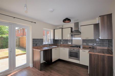 2 bedroom terraced house to rent - Photo 4