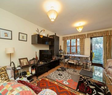 Barton Close - Photo 3