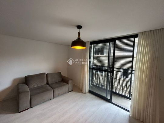 Apartamento com 1 quarto e 47m² para alugar em Mont'Serrat, Porto Alegre. - Photo 1