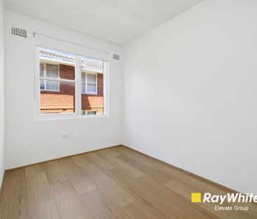 Stylish, Newly Renovated Two-Bedroom Apartment in a Quiet, Convenie... - Photo 5