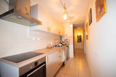 Location Appartement 4 pièces 70m² ST DENIS 97400 - Photo 5