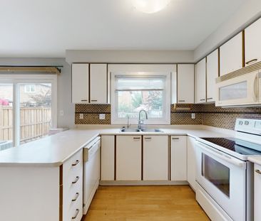 For Lease - 3360 Scotch Pine Gate, Mississauga, Ontario - Photo 5