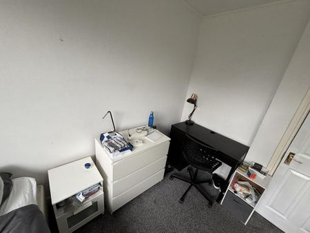 3 bedroom apartment to rent - Photo 5