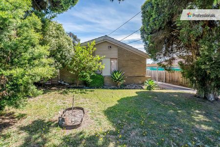 9 Bentley Street, Wantirna VIC 3152 - Photo 2