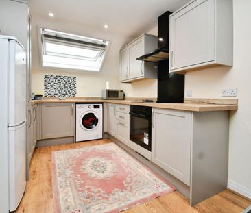 2 bedroom Flat To Let Total Size: 603 SQ FT - Photo 3