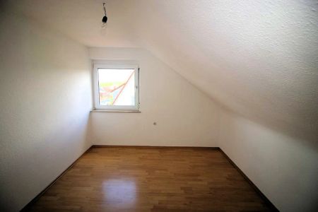 Helle 2 ½-Zimmer-Dachgeschoss-Mietwohnung - Foto 5