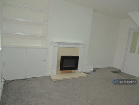 3 bedroom terraced house to rent - Photo 2