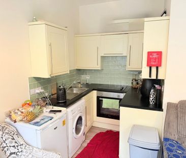 Sherborne Road, Yeovil, Somerset - Photo 5