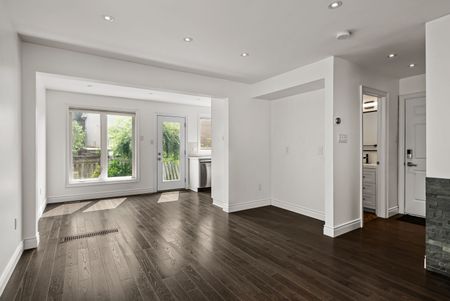 For Lease - 2218 Bluegrass Lane, Burlington, Ontario - Photo 3