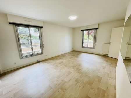 Location Appartement 1 pièce 33m² CHATELLERAULT 86100 - Photo 3