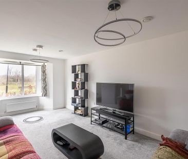 4 bedroom detached house to rent - Photo 2