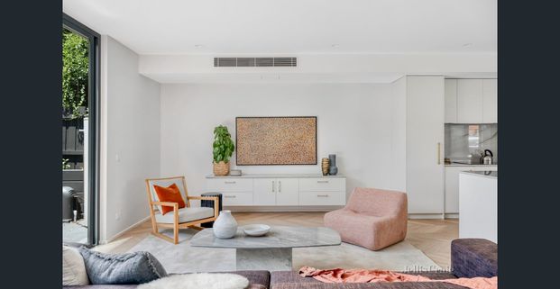 Exclusive, Light-Filled Luxury Residence - Photo 1