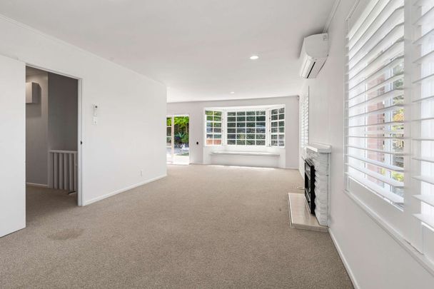 3 bedroom house in Remuera - Photo 1