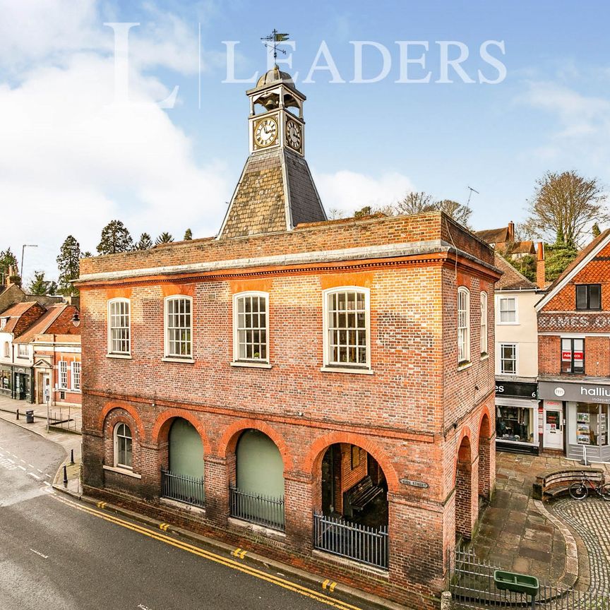 1 bedroom room to rent High Street, Reigate, RH2 - Photo 1