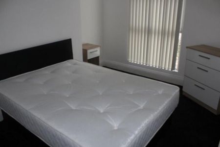 5 bedroom house to rent - Photo 2