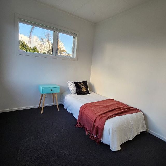Charming cottage in Whenuapai Village - Photo 1