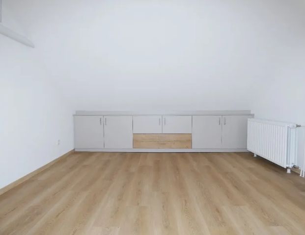 Modernisierte 3-Zimmer-Maisonette-Wohnung im gepflegten Zweifamilienhaus. - Photo 1