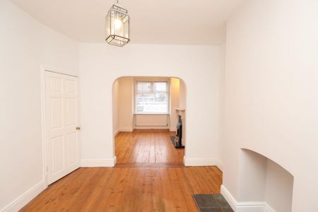 3 bedroom end of terrace house to rent - Photo 3