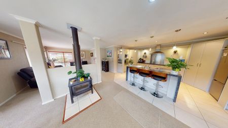 Sanson - 4 Bedrooms - Photo 2