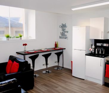 6 Bed Flat - Photo 1