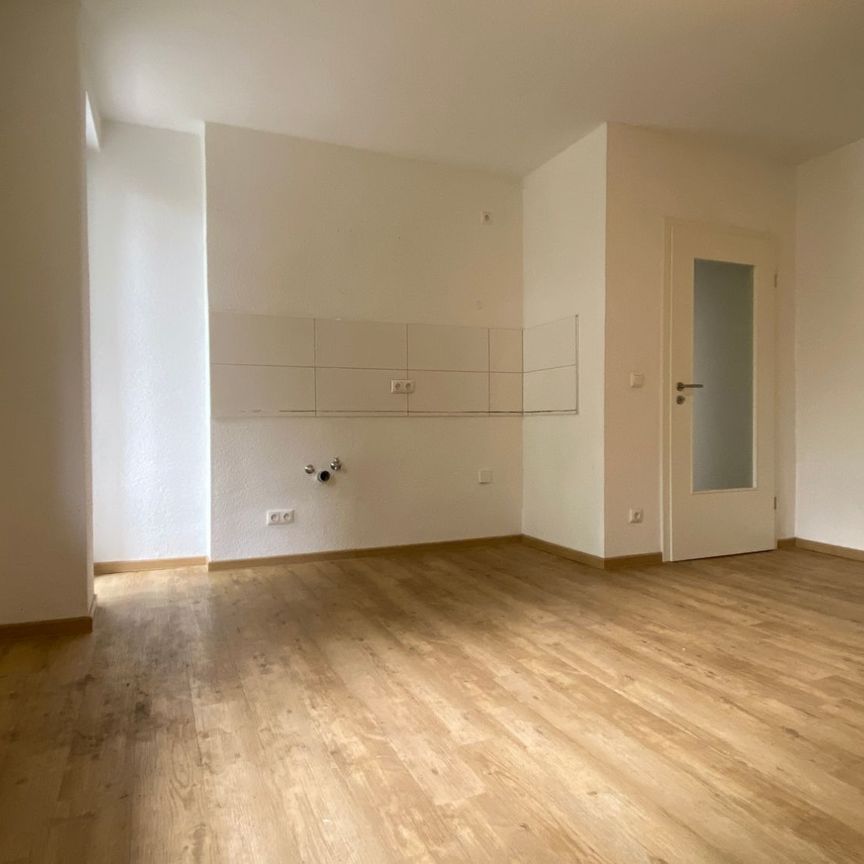 *** Altbauliebhaber aufgepasst! 2 Zimmer + Wohnküche + Mansarde! *** - Photo 1