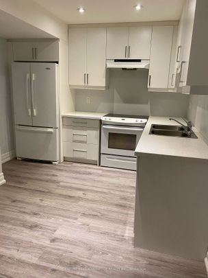 For Lease - 108 Manitoba Street, Whitchurch-Stouffville, Ontario - Photo 1