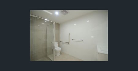 Near New 3 Bedroom Apartment!!! Luxury Living!!! - Photo 3