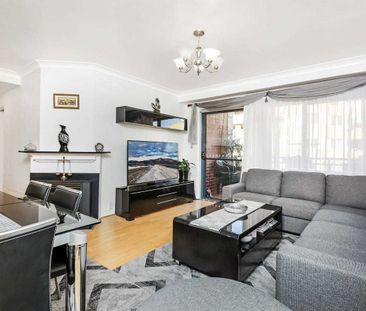 Spacious split level penthouse apartment in Kogarah CBD - Photo 4