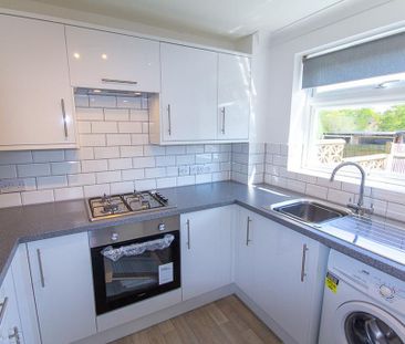 2 bedroom terraced house to rent - Photo 4
