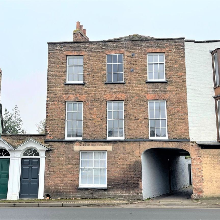 Upper High Street, Taunton, Somerset - Photo 1