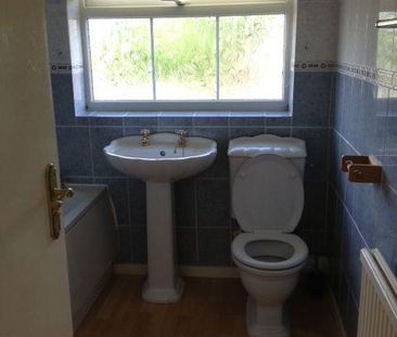 3 bedroom semi-detached house to rent - Photo 6