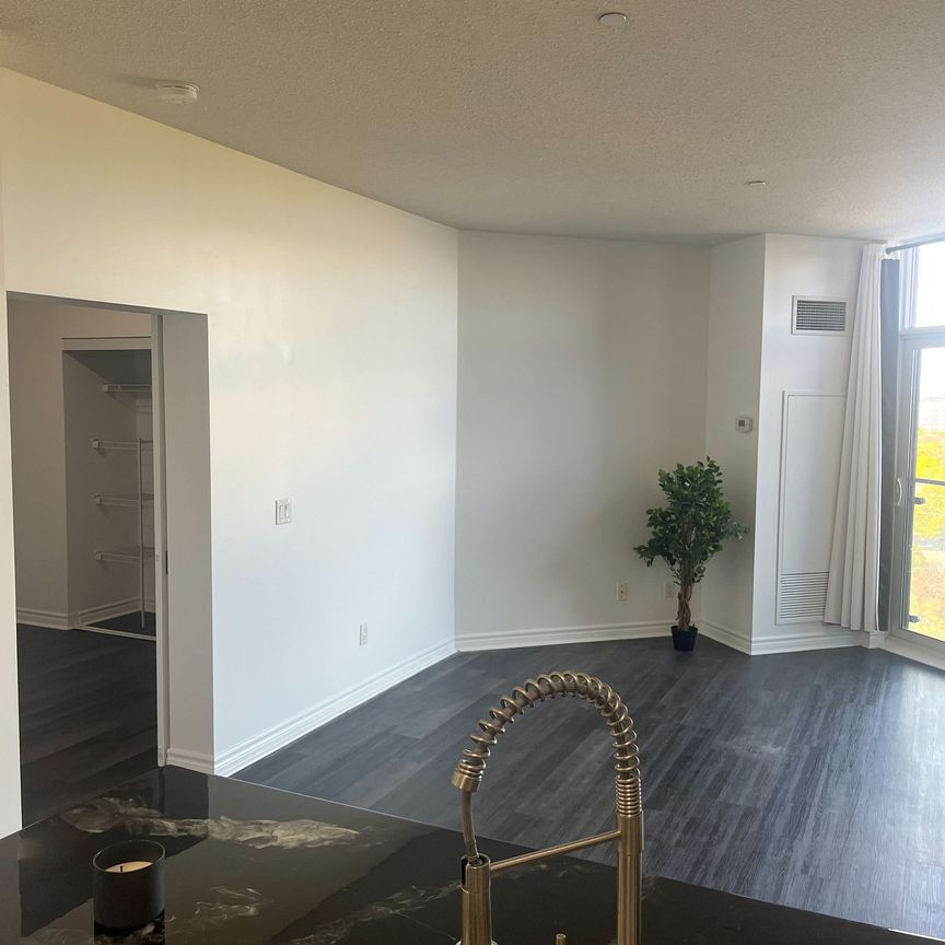 For Lease - 35 Saranac Boulevard Unit# PH4, Toronto, Ontario - Photo 1