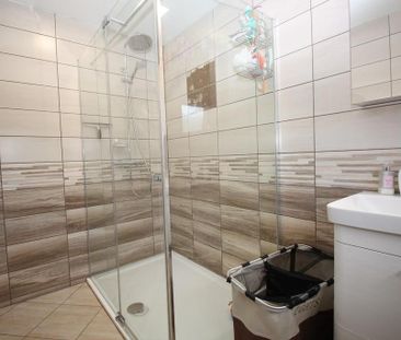 3 bedroom end of terrace house to rent - Photo 1