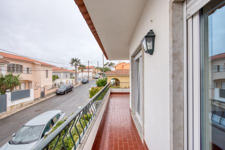 Renovated 2-Bedroom Apartment in Torre - Cascais - Photo 5