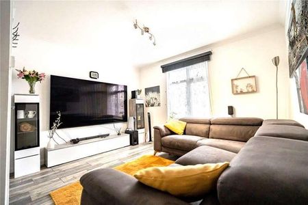 Manor Waye, Uxbridge, Middlesex, UB8 - Photo 4