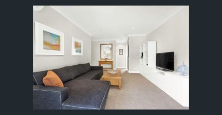 "Garden Sanctuary in the Heart of South Yarra" - Fully Furnished - Photo 2