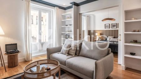 Piso de alquiler en Calle del Príncipe, Cortes - Huertas - Photo 3