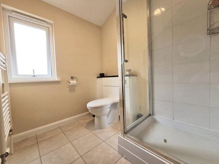 4 bedroom detached house to rent - Photo 4