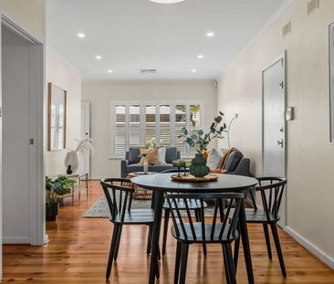 Light, Style & Modern Comfort by the Coast - Photo 4