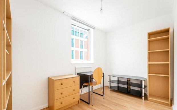 4 Bed Terraced House, Holland Walk, N19 - Photo 1