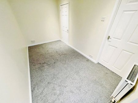 Libanus Road, EBBW VALE - Photo 4