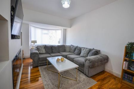 3 bedroom flat to rent - Photo 5