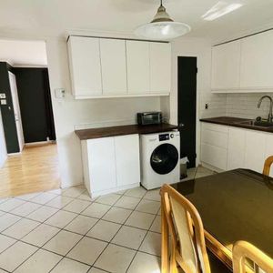 Grand 4 1/2 (Tout compris/Meublé) – Au mois - Photo 2